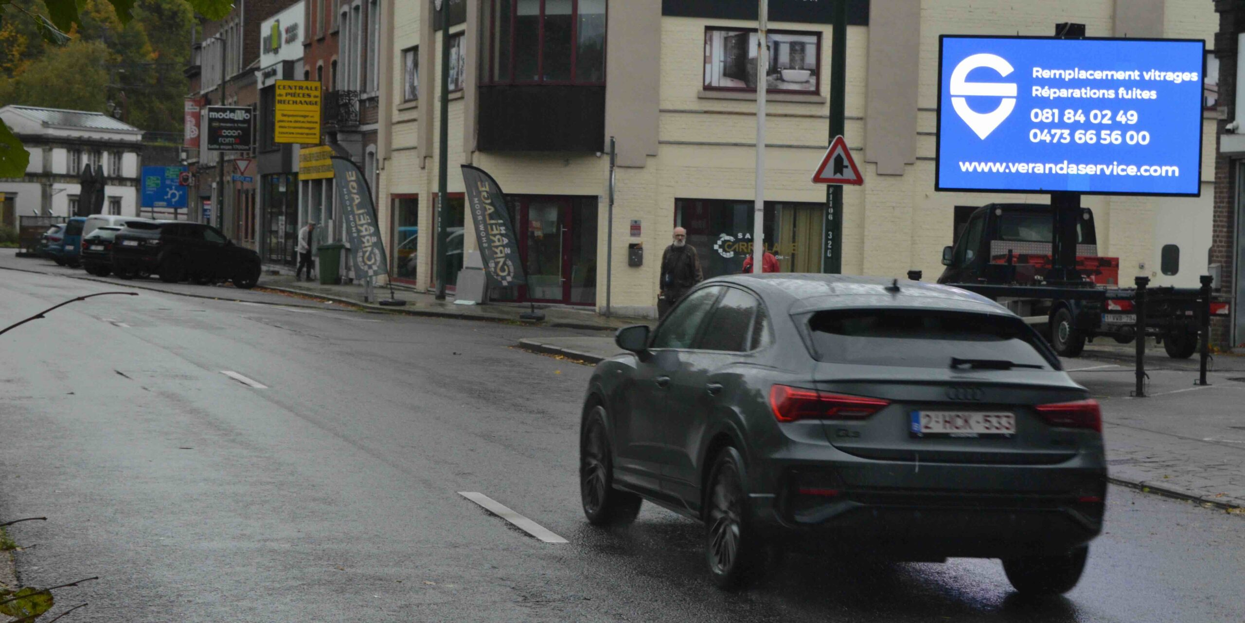 Campagne publicitaire à Verviers. Axe très fréquenté.